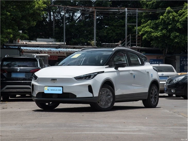 Diapazons 400 km Geely Geometry C EV automašīnas