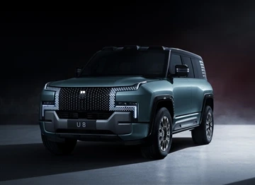 Kā BYD YangWang U8 ir ieviesta tvertnes pagrieziena funkcija?