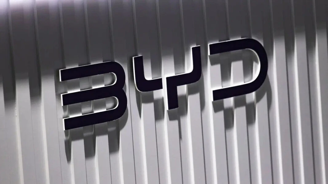 BYD Formula Leopard 5 pirmais masveidā ražotais automobilis oficiāli nobrauc ...