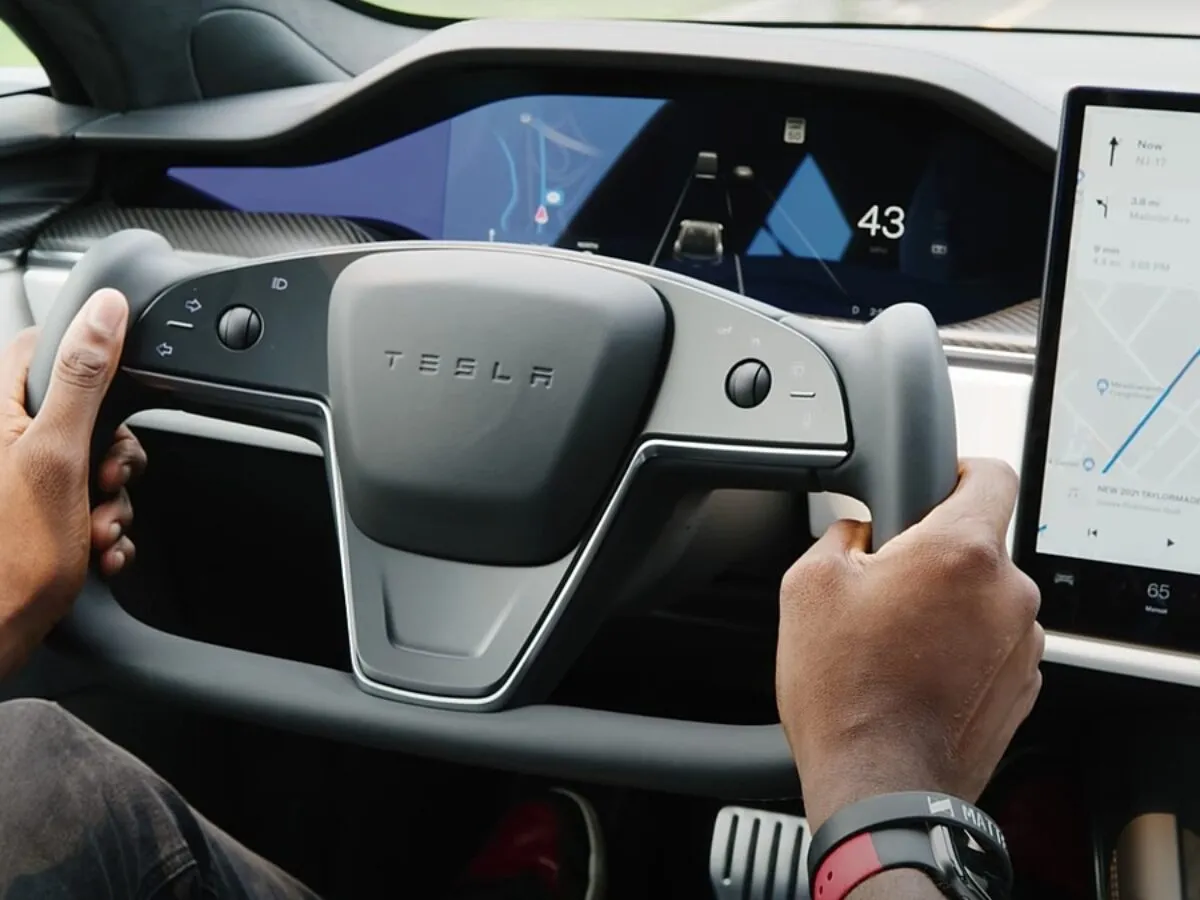 Oficiālās izmaiņas rada riskus? Tesla atsauc 2 Model X transportlīdzekļus
