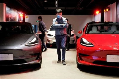 Čīlē tiek atvērta Teslas pirmā Dienvidamerikas izstāžu zāle