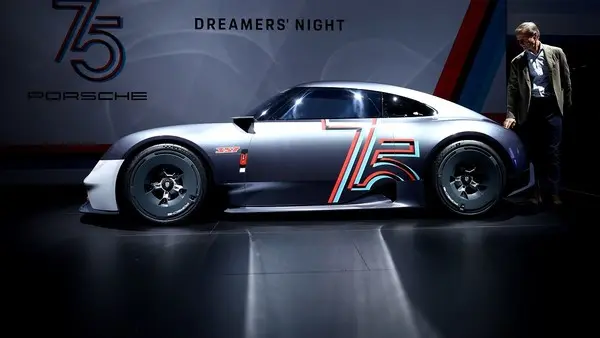Porsche China maina vadību: vai jaunais vadītājs var izvest komandu no purva?