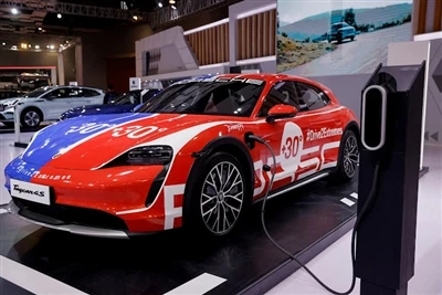 Porsche: pāreja uz elektriskajiem transportlīdzekļiem var aizņemt ilgāku laik...