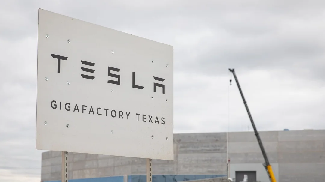 Teslas Teksasas rūpnīca, iespējams, novadīja toksiskus notekūdeņus kanalizāci...