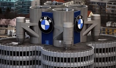 Tiek ziņots, ka Mercedes-Benz un BMW plāno pārdot braucienu-Iepazīstams kopuz...